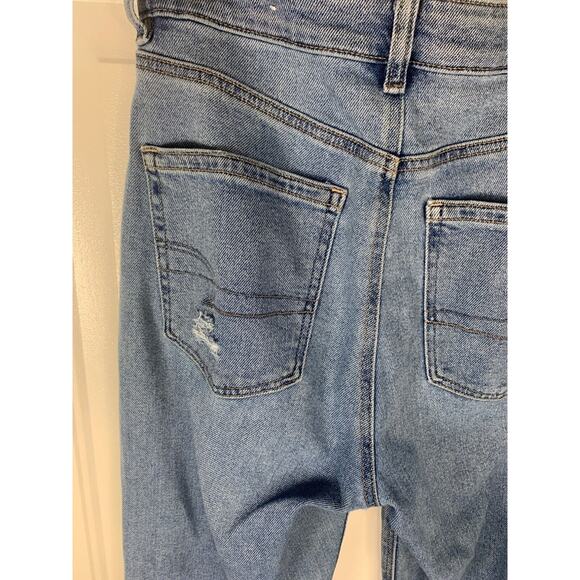 American Eagle Womens stretch Distressed Light Wash Jeans Size 6 - Picture 6 of 9